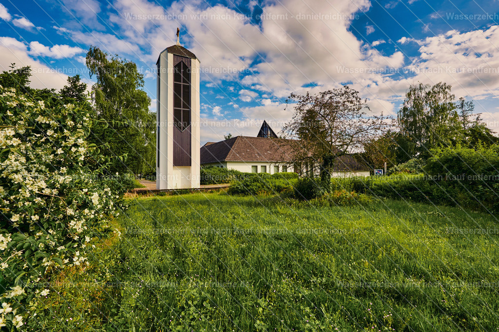 Leipzig Grünau – Pauluskirche, Alte Salzstraße (Sommer 2021) | Leipzig Grünau – Pauluskirche, Alte Salzstraße (Sommer 2021) - Realisiert mit Pictrs.com