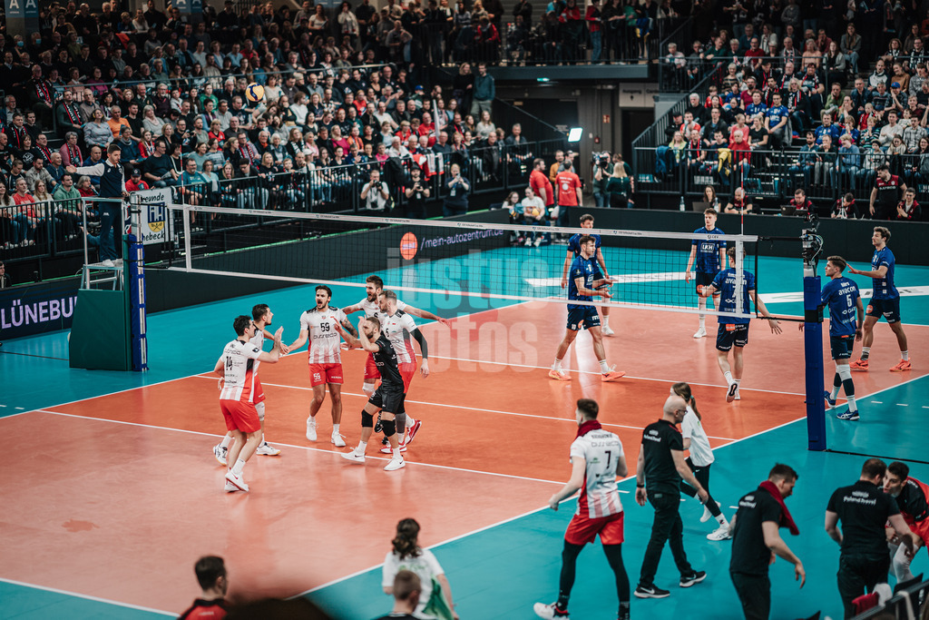 Volleyball | Herren | Saison 2023/2024 | CEV Volleyball Cup 2024 Finale | SVG Lüneburg (GER) vs. Asseco Resovia Rzeszow (POL) | 12.03.2024 | Asseco Resovia Rzeszow jubelt nach dem Gewinn des zweiten Satzes