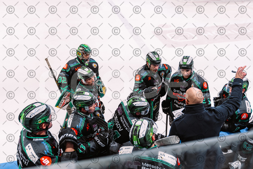 Alligators_vs_Fuessen_21.11.2025-085 | Höchstadt Alligators Fotogalerie: Eishockey-Action aus Franken. Professionelle Spielfotos, Portraits & Stadionbilder zum Download. Jetzt entdecken! - Realisiert mit Pictrs.com
