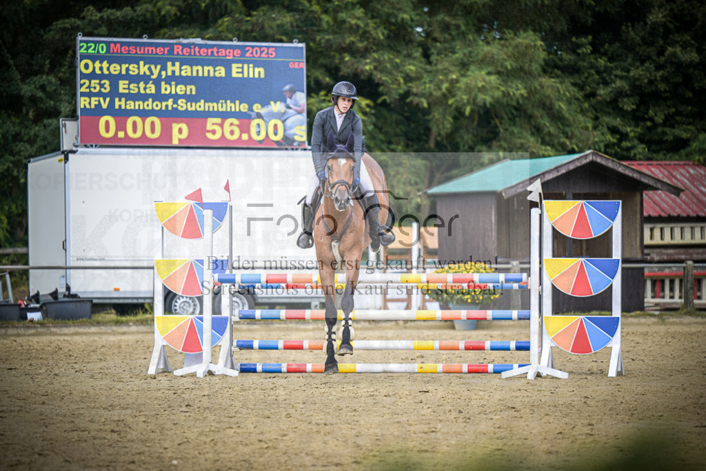 DOS_5878 | Entdecke hochwertige Reitturnierfotos von Foto Oger. Professionell, emotional und authentisch – jetzt Lieblingsmomente im Shop bestellen.Deutschlandweite Turnierfotografie. - Realisiert mit Pictrs.com