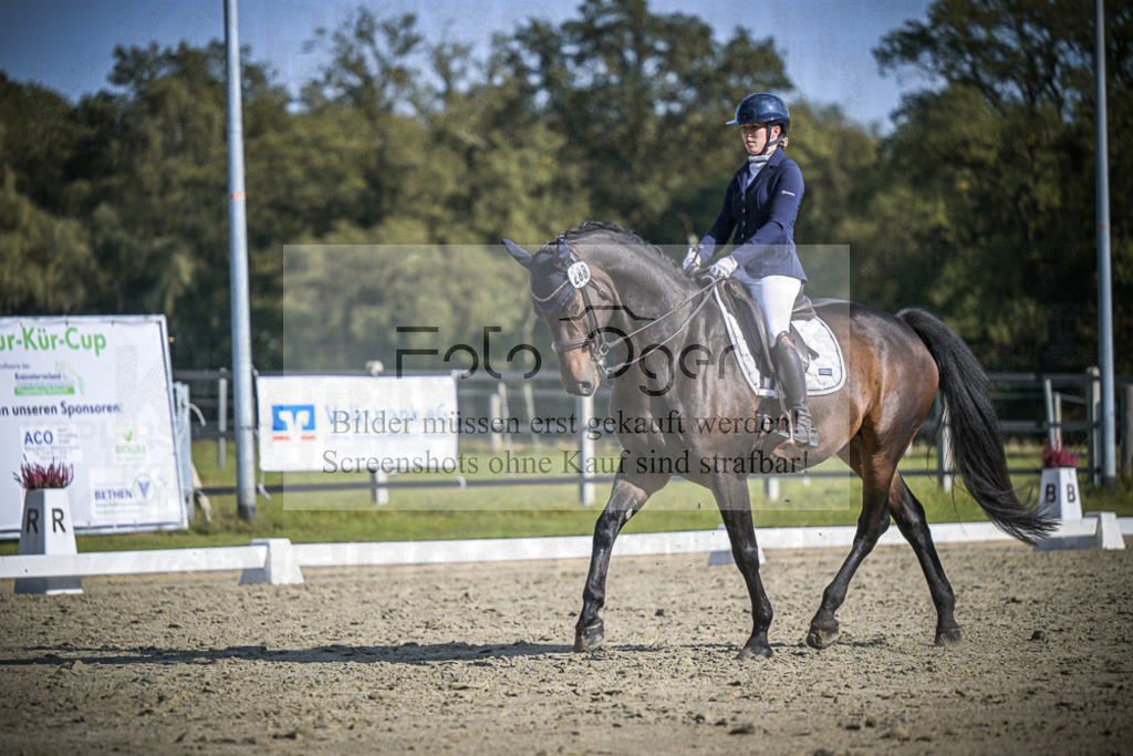 DOS_2618 | Entdecke hochwertige Reitturnierfotos von Foto Oger. Professionell, emotional und authentisch – jetzt Lieblingsmomente im Shop bestellen.Deutschlandweite Turnierfotografie. - Realisiert mit Pictrs.com
