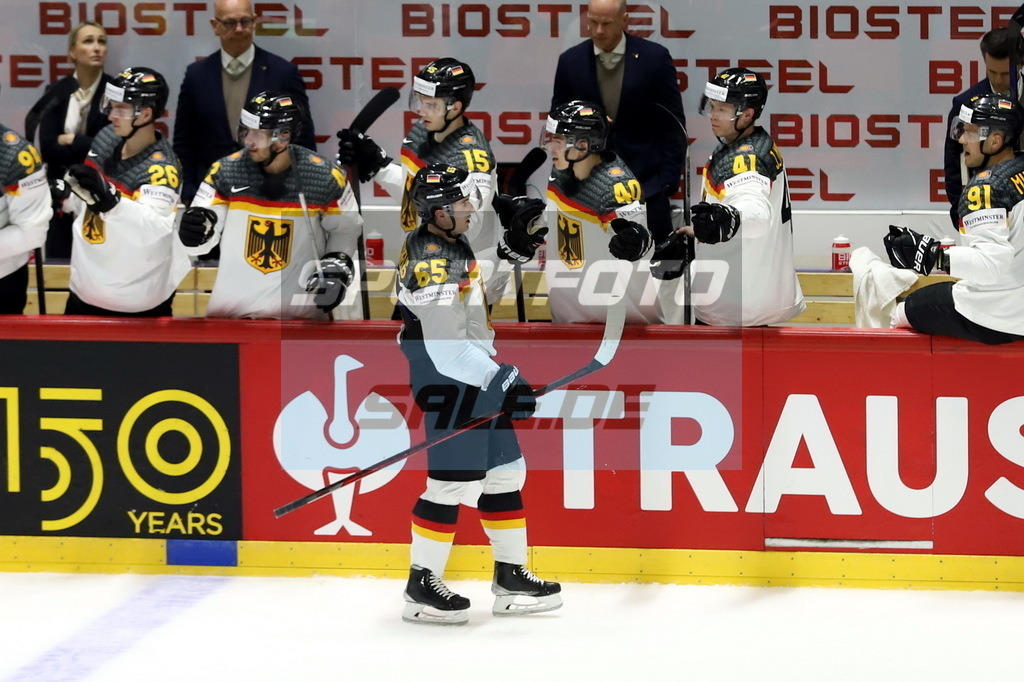 Marc Michaelis (GER) Torjubel | Marc Michaelis (GER) Torjubel - Realisiert mit Pictrs.com