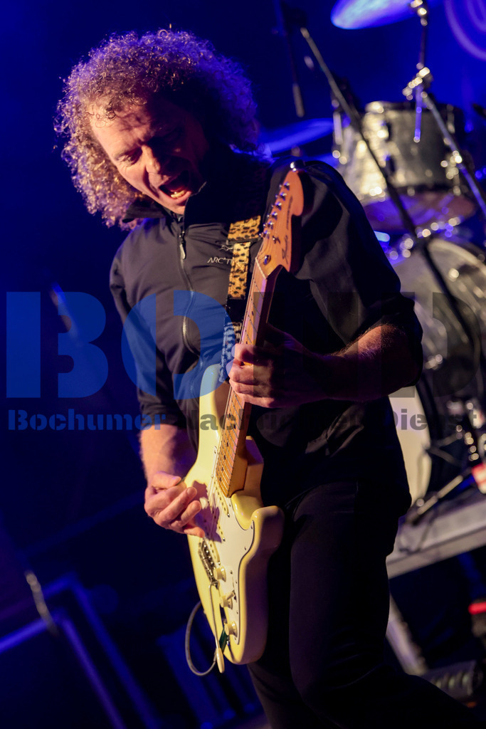 Purple Rising  {date} -  | {headline}(Foto: Sebastian Sendlak / BOND) - Realisiert mit Pictrs.com