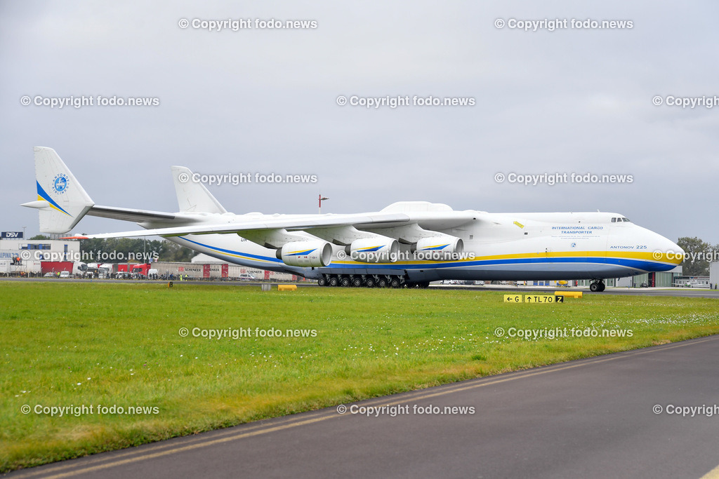 Flughafen Linz Hoersching_ Landung Antonov AN 225_ 05.10.2021-13 | 05.10.2021, Linz Hörsching, AUT, Flughafen Linz, Linz Airport, Landung Antonov 225, im Bild Antonov 225 - größtes und schwerstes Transportflugzeug der Welt zu Gast in Linz