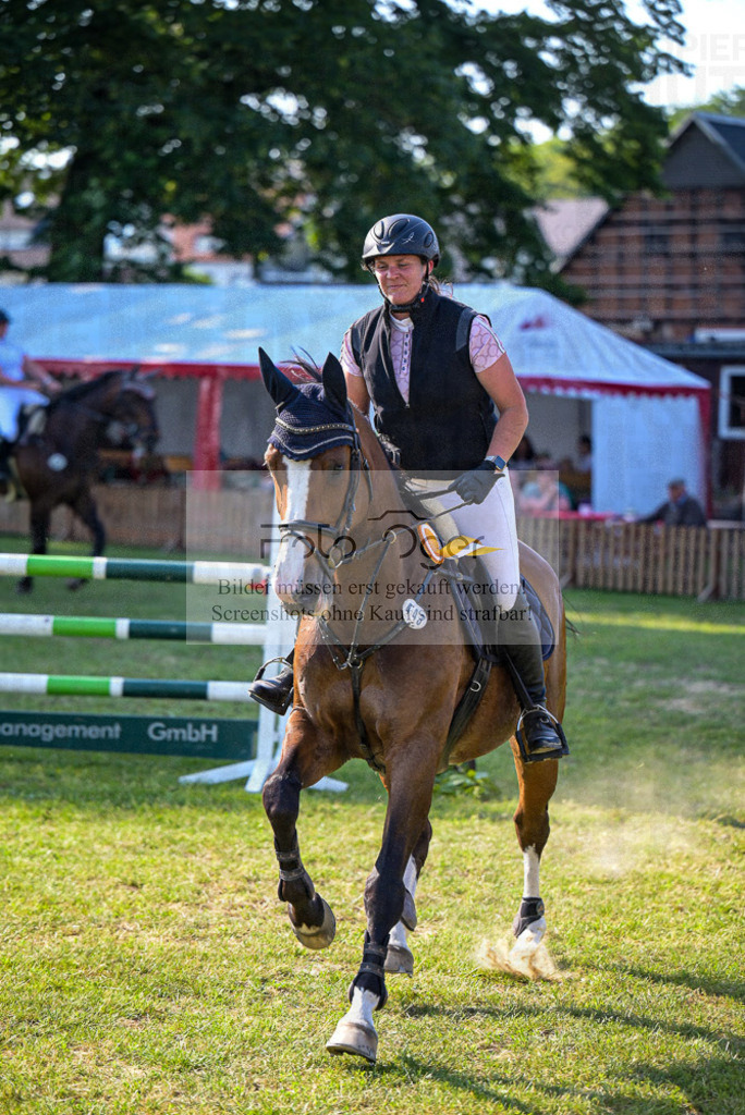 Reitturnier Voxtrup | Entdecke hochwertige Reitturnierfotos von Foto Oger. Professionell, emotional und authentisch – jetzt Lieblingsmomente im Shop bestellen.Deutschlandweite Turnierfotografie. - Realisiert mit Pictrs.com