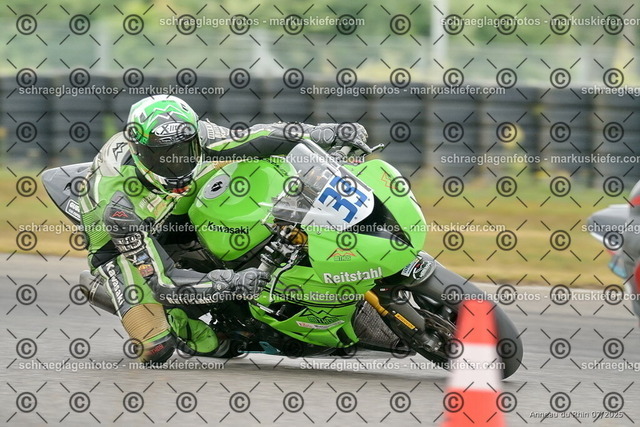 25bt05-0712 | markuskiefer.com - Realisiert mit Pictrs.com