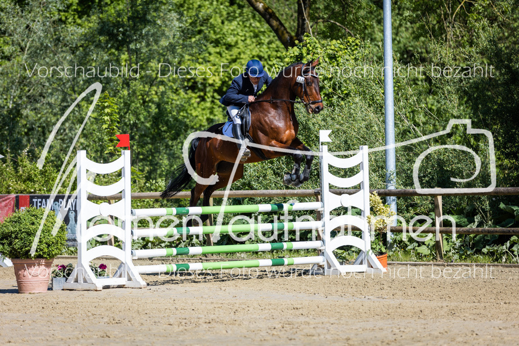 Donop24-A2Spr-072 | MomenTaufnahmen Pferdesportfotos