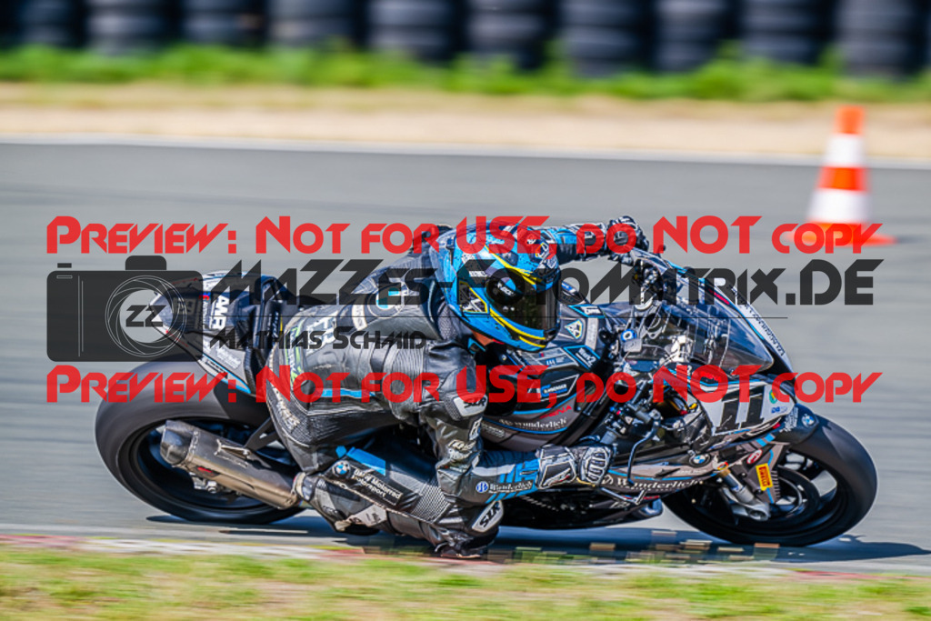 MaZZes_FotoMatrix_220722_7580 | IDM1000