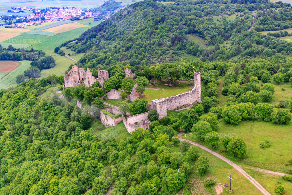 Luftbild: Burgruine Homburg bei Gössenheim in Gössenheim im Bundesland Bayern in Deutschland.Foto: IMG_66026.jpg vom 30.05.2014 durch Werner Riehm/FLY-FOTO.deAuflösung des Originals: 4752 x 3168 px