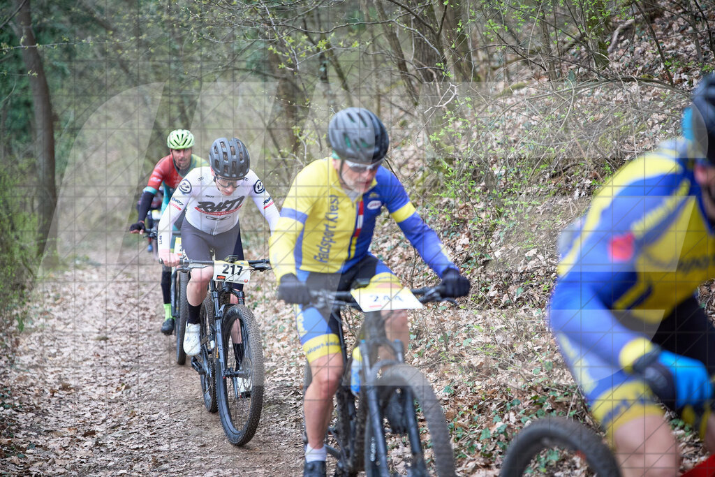 34. KTM Kamptal Trophy 217, MATZNER Stefan (AUT), Amateure, RH77 Factory Racing hinter 244, WASNER Leopold (AUT), Masters, ARBÖ Radsport Kiesl | ZÖBING, Österreich – 2026-03-29: 34. KTM Kamptal Trophy217, MATZNER Stefan (AUT), Amateure, RH77 Factory Racing hinter 244, WASNER Leopold (AUT), Masters, ARBÖ Radsport KieslFoto: © 2026 Martin Bihounek - MB Creative e.U.
