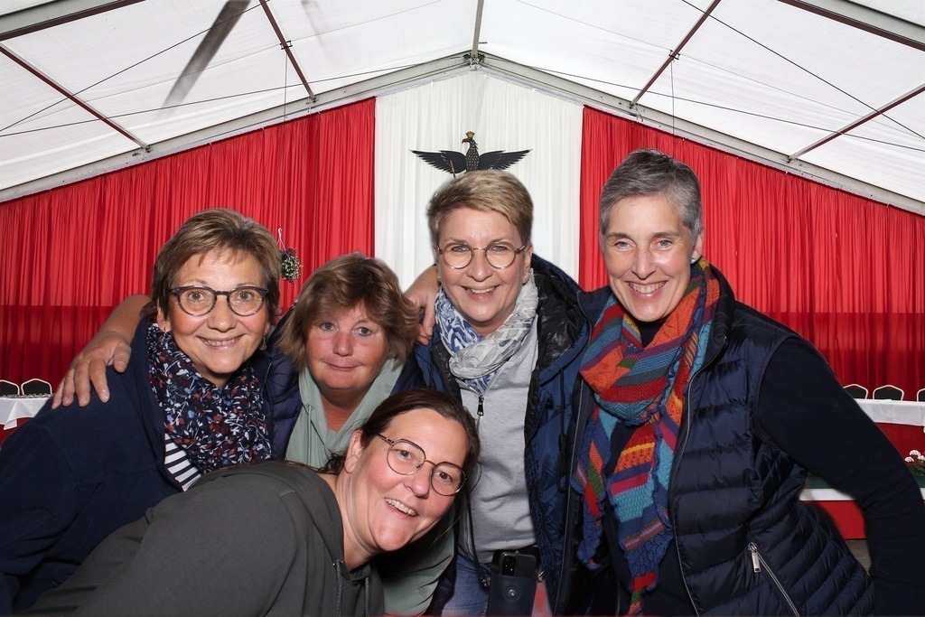 top-top.de 240928-153 | Foto, Video, Fotografie, Videografie, Fotobox, DJ, Discjockey, Musik, Musikbox, Veranstaltung, Photobooth, Amazon, Ebay, Buchtipp, Bestseller, Autor, Verlag, Buch, Wesel, Hamminkeln, NRW, Dinslaken, Rees, Drohne, Hochzeit, Party, Fotobox, Wesel, Fotograf