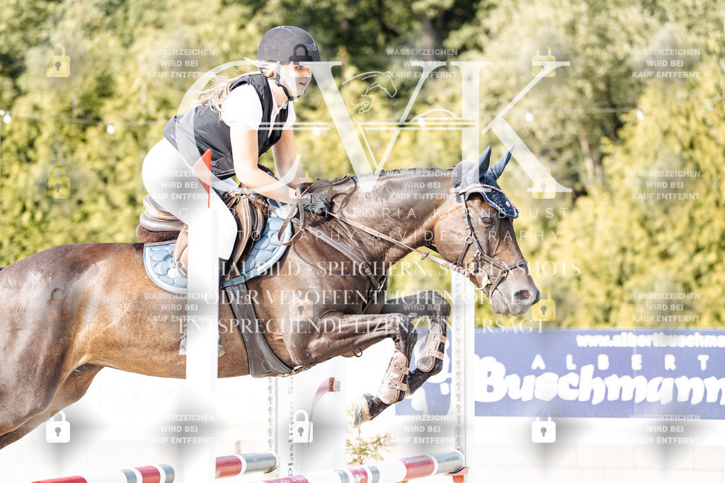 CK905761 | Turnierfotografie Pferdefotografie Trier Rheinland-Pfalz Pferdesport Reitsport Tierfotografie Sportfotografie Pferdevideo Pferdevideografie Equestrianvideography equestrianphotography  - Realisiert mit Pictrs.com