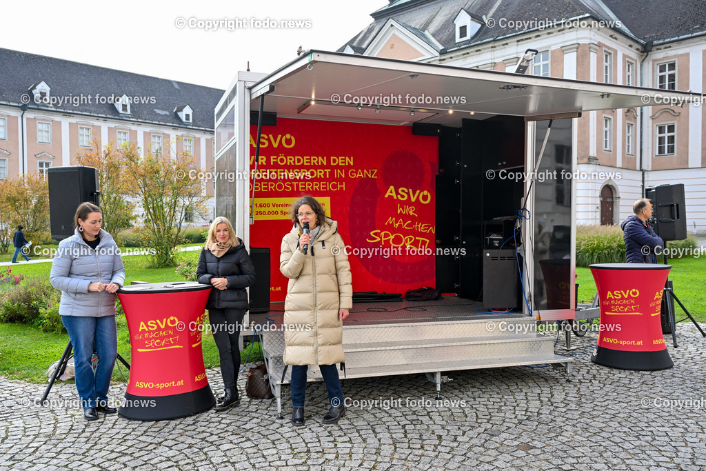 Frauen fuer Frauen_ Charity Oldtimerfahrt_ 04.10.2025-78 | 04.10.2025, Linz, AUT, Oldtimer Charity im Bild Frauen fuer Frauen Oldtimerfahrt, Teilnehmer©Harald Dostal / fodo.media