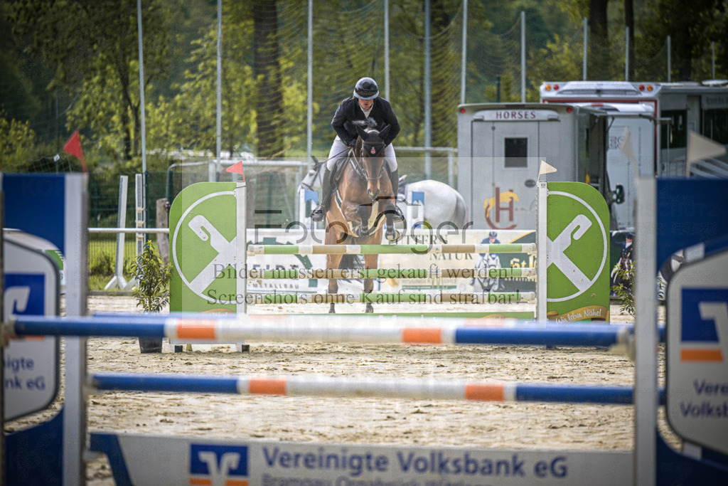 DOS_1369 | Entdecke hochwertige Reitturnierfotos von Foto Oger. Professionell, emotional und authentisch – jetzt Lieblingsmomente im Shop bestellen.Deutschlandweite Turnierfotografie. - Realisiert mit Pictrs.com
