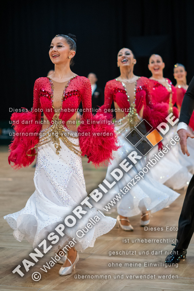 20250118-11435 | Hier finden Sie Tanz Bilder vom Latein und Standard Formationen tanzen. Sportbilder vom Tanzsport. Schöne Fotos und von Weltmeisterschaft, Europameisterschaft, Bundesliga, Regionalliga, Oberliga und Landesliga sowie von GOC Stuttgart, DanceComp, WM Bremen