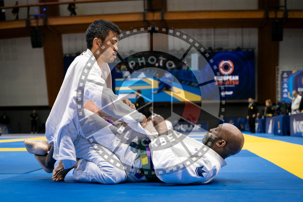 20240125PBB02348 | Fighters compete during the sixth day of the Brazilian Jiu-jitsu European Championship of the IBJJF in Paris, France, on January 25, 2024.