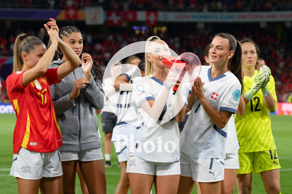 Spain v Switzerland - UEFA Women's EURO 2025 Quarter-Final | BERN, SWITZERLAND - JULY 18: Alisha Lehmann of Switzerland speaks to fans (C) Viola Calligaris of Switzerland (L) Riola Xhemaili of Switzerland (R)  during the UEFA Women's EURO 2025 Quarter-Final match between Spain v Switzerland at Stadion Wankdorf on July 18, 2025 in Bern, Switzerland. (Photo by Giuseppe Velletri/Sports Press Photo/Getty Images)