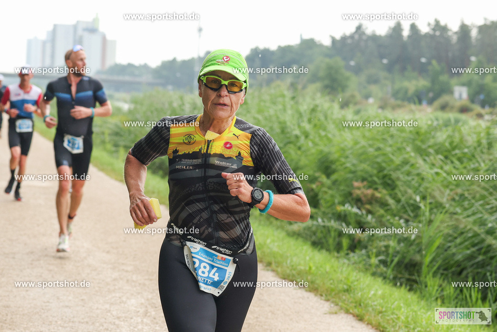 LUR_1629 | 34. M-net Erlanger Triathlon 2025 #erlangertriathlon  #mnettriathlon2025 #mnettriathlon #team #olympischedistanz #mitteldistanz #triathlon #maindonaukanal  #erlangertriathlon2025 #yourpictrs #tv1848 #tv1848erlangen  #triathlonbayern #sportinerlangen #demsportverbunden #sportshot_your_pictrs Copyright: www.sportshot.de
