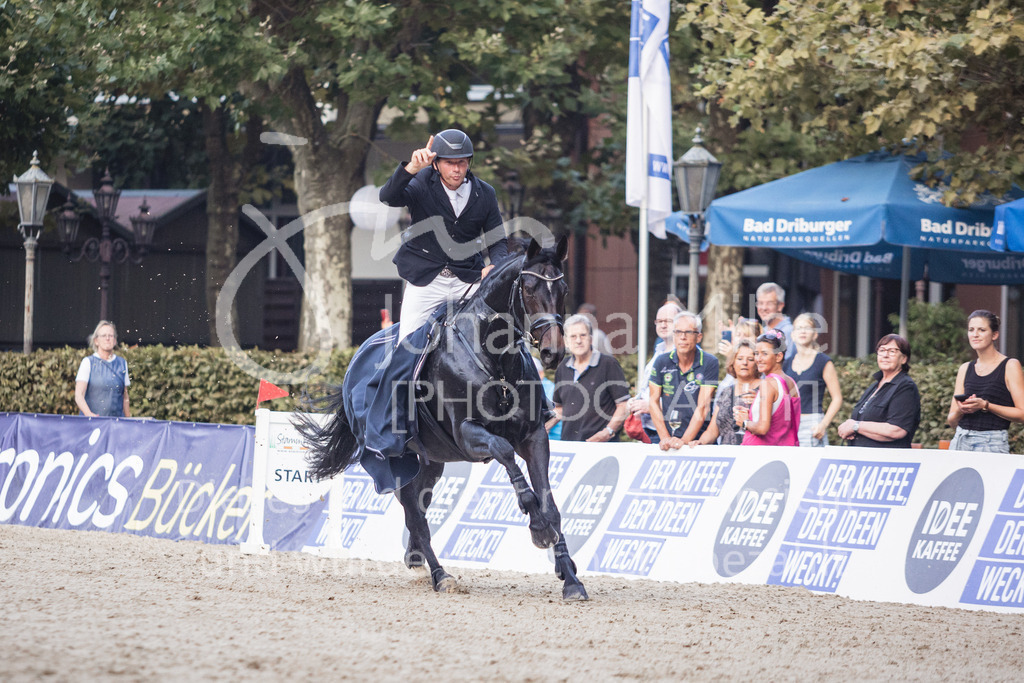 230910_OWLCh_Sparkasse-852 | Deine schönsten Turniermomente als professionelle Fotos! Entdecke hochwertige Pferdesport-Fotografie im Online-Shop. Jetzt Fotos finden & bestellen!