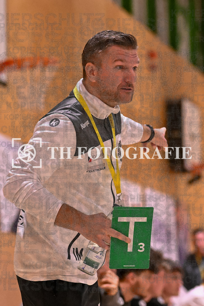 GER, SG Maulburg/Steinen - SG Koendringen/Teningen 2, Handball, Landesliga, 21. Spieltag, Saison 2023/2024, 23.03.2024 | Ivan Minarevic (SG Koendringen/Teningen 2, Trainer)

GER, SG Maulburg/Steinen - SG Koendringen/Teningen 2, Handball, Landesliga, 21. Spieltag, Saison 2023/2024, 23.03.2024

Foto: TH Fotografie/Thomas Hess