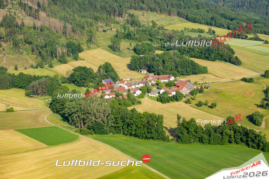 Schöne Luftaufnahme als Geschenk in Wurmbach Marktrodach - Die Luftbildaufnahme wurde 2025 vom UL-Flugzeug heraus erstellt ( keine Drohne ) - Hochauflösende Luftaufnahme -Nicht vergleichbar mit Google Maps oder Satelittenbilder- Die Geschenkidee !Mit Lizenz und Bildrechte bestellbar