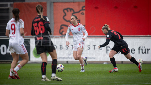 Frauen Fußball-Bundesliga; Bayer 04 Leverkusen - 1. FC Nürnberg, 31.01.2026 | Lara Meroni (1. FC Nürnberg, 11); Bayer 04 Leverkusen - 1. FC Nürnberg an Spieltag 16 der Google Pixel Frauen-Bundesliga am 31.01.2026 im Ulrich-Haberland-Stadion in Leverkusen (Nordrhein-Westfalen). DFL REGULATIONS PROHIBIT ANY USE OF PHOTOGRAPHS AS IMAGE SEQUENCES AND/OR QUASI-VIDEO.