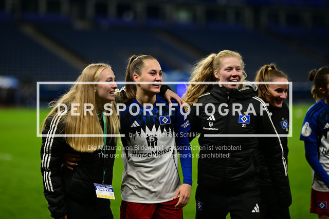 Fußball I Frauen I Saison 2025-2026 I DFB-Pokal I Achtelfinale I Hamburger SV - Bayer 04 Leverkusen I 18047 | Der Sportfotograf. - Realisiert mit Pictrs.com