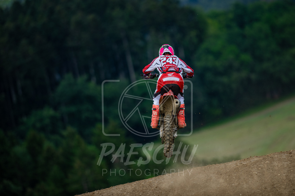 Lady (66) | Paeschuphoto Shop - Wer nicht sucht der auch nicht findet.Ob Motocrossbilder oder von einem besuchtem Spiel, Hauptsache Action. - Realisiert mit Pictrs.com