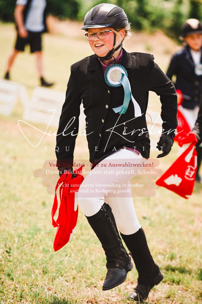 DSC_6426 | Pferde- und Turnierfotografie in Westsachsen. Pferdeportraits, Auftragszeichnungen und intuitive Kunst.