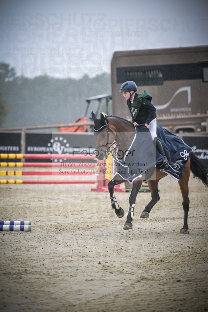 DOS_0208 | Entdecke hochwertige Reitturnierfotos von Foto Oger. Professionell, emotional und authentisch – jetzt Lieblingsmomente im Shop bestellen.Deutschlandweite Turnierfotografie. - Realisiert mit Pictrs.com