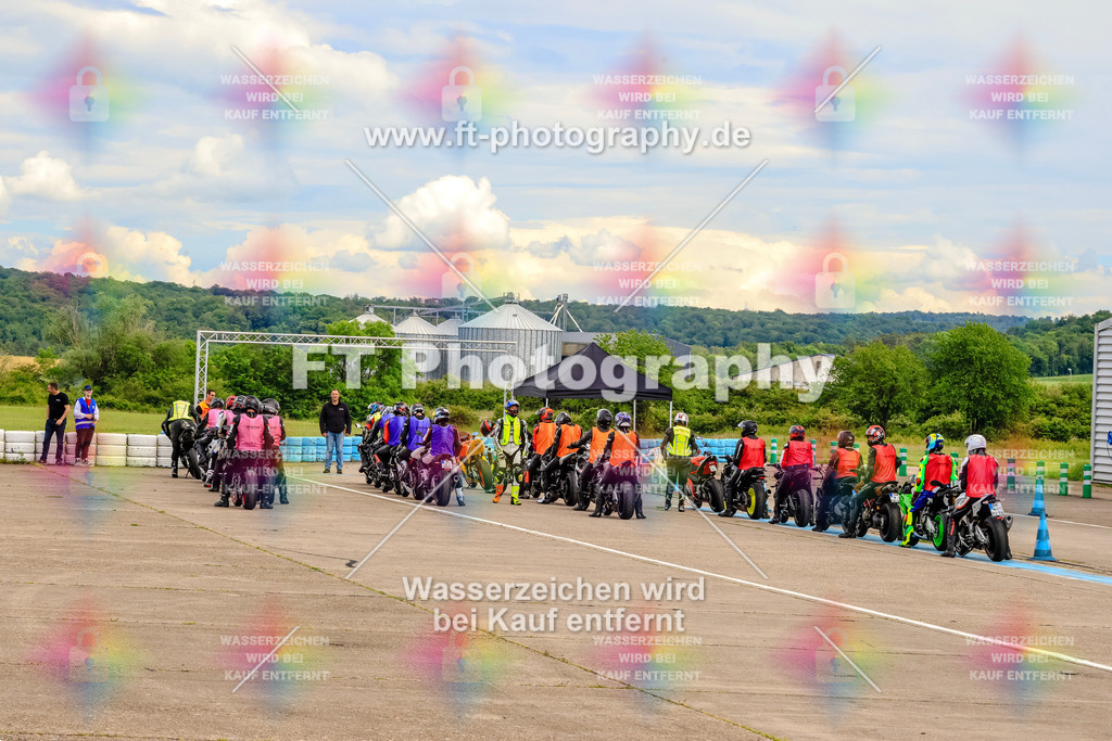 MotoTeam-1452 | Hier findet Ihr Bilder von Touristenfahrten auf der Nürburgring Nordschleife oder von anderen Veranstaltungen die ich besucht habe. Viel Spass beim Durch Schauen 
