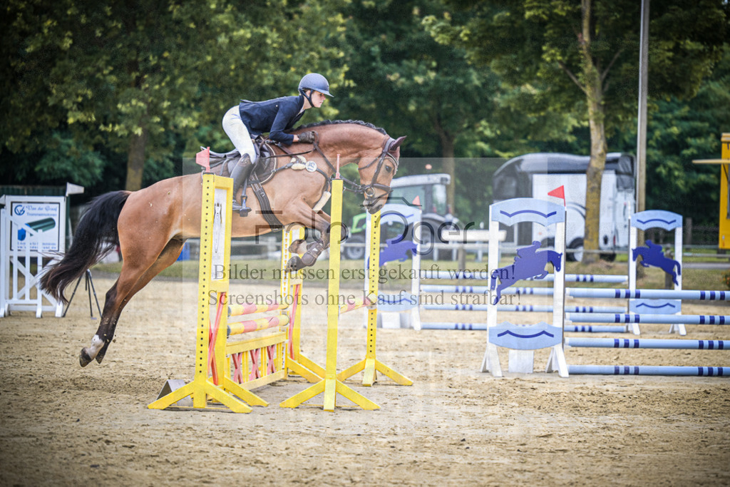 DOS_2880 | Entdecke hochwertige Reitturnierfotos von Foto Oger. Professionell, emotional und authentisch – jetzt Lieblingsmomente im Shop bestellen.Deutschlandweite Turnierfotografie. - Realisiert mit Pictrs.com