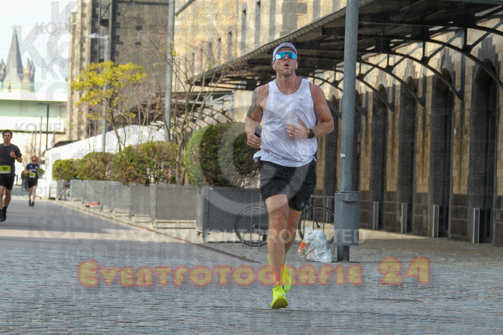 250920_1449_EV4_7221 | Sportfotografie im Rhein-Sieg Kreis, Köln, Bonn, NRW, Rheinland Pfalz, Hessen, etc. Unser Tätigkeitsfeld umfasst den Laufsport vom Volkslauf über den Marathon, Duathlon, Triathon bis zum Ultralauf wie Kölnpfad Ultra oder Schindertrail.