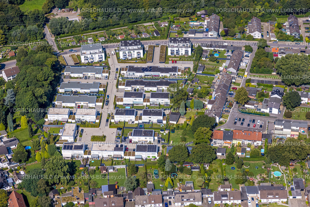 Gladbeck240806090 | Luftbild, Wohngebiet Wohnsiedlung Alter Sportplatz mit Flachdach Bungalows, Brauck, Gladbeck, Ruhrgebiet, Nordrhein-Westfalen, Deutschland