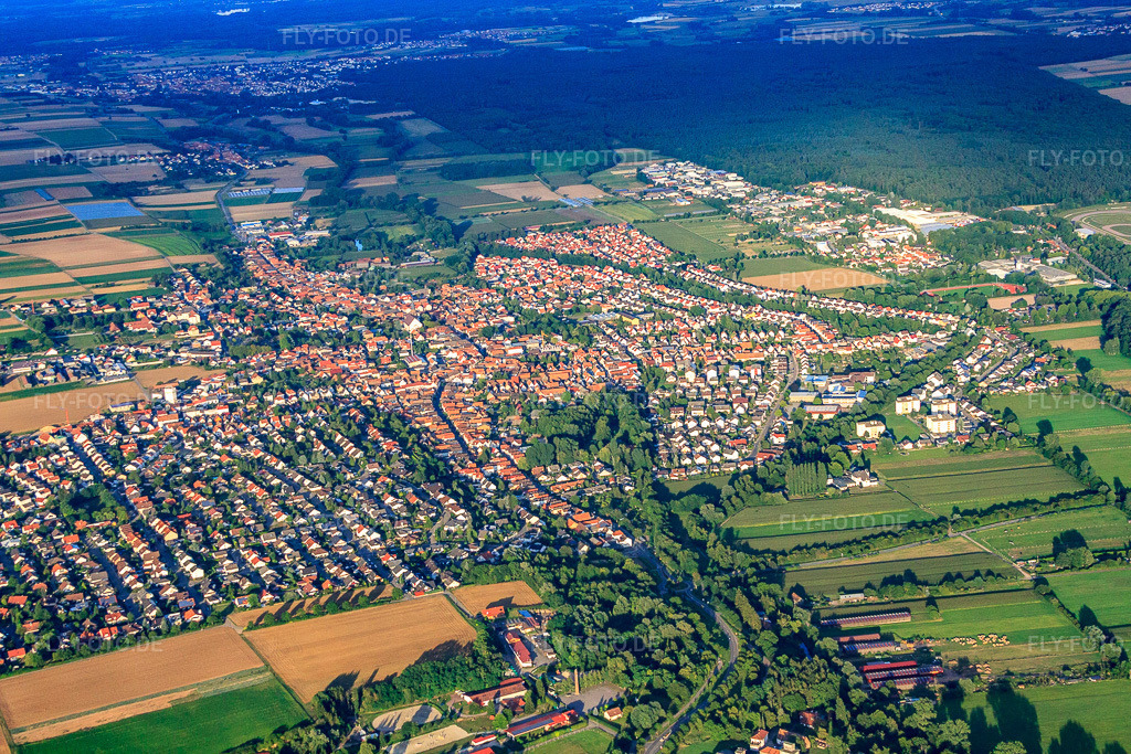 Luftbild: Stadtansicht aus Westen in Herxheim bei Landau im Bundesland Rheinland-Pfalz in Deutschland. Foto: IMG_51367.jpg vom 04.08.2012 durch Werner Riehm/FLY-FOTO.de
