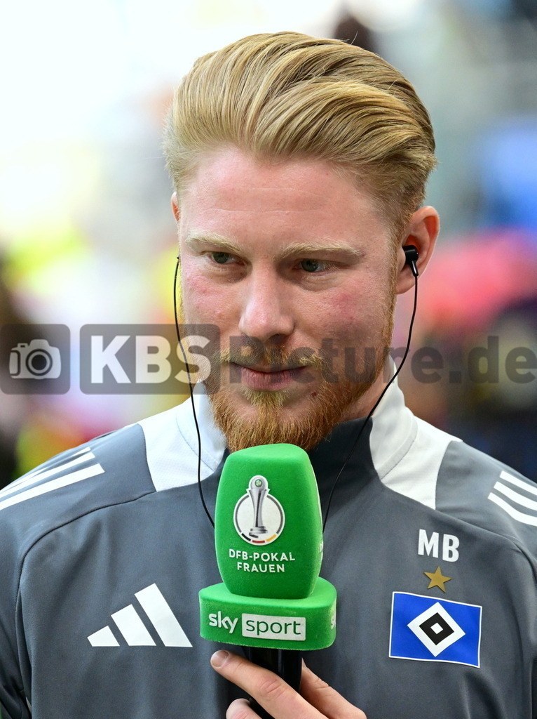 KBS Picture_HSV-Bremen_Frauen_018 | Bolz Marwin Trainer (HSV Frauen) ,Sportplatz :  Volksparkstadion, - Realisiert mit Pictrs.com