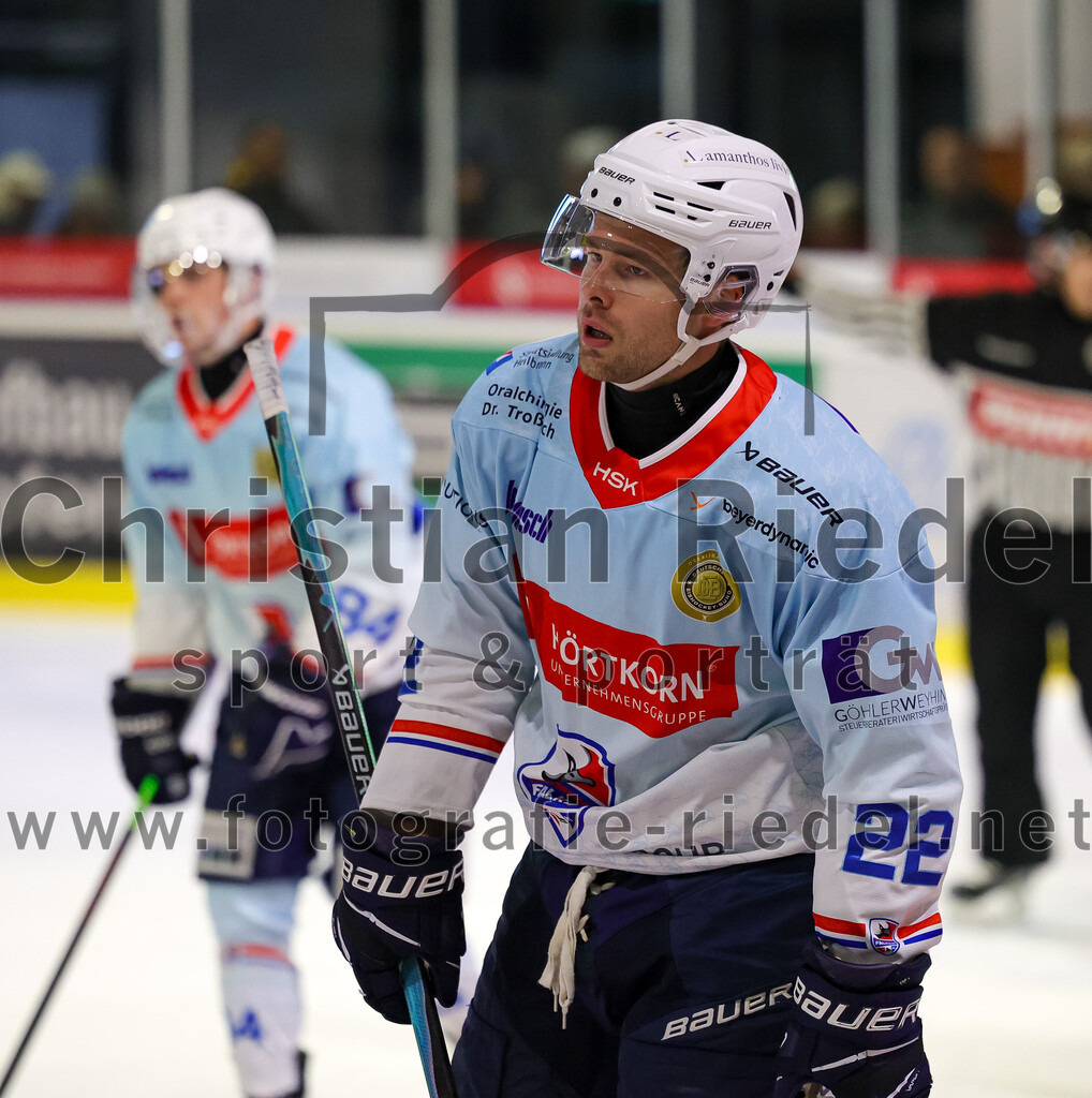 2025-10-05_110_TSV_Erding_gegen_Heilbronner_Falken | Erding, Deutschland, 05.10.2025:Eishockey, Oberliga Süd 2025 / 2026, 6. Spieltag, TSV Erding gegen Heilbronner Falken, Endergebnis: 3:1Thore Weyrauch (Heilbronner Falken, #22)Foto: Christian Riedel / fotografie-riedel.net