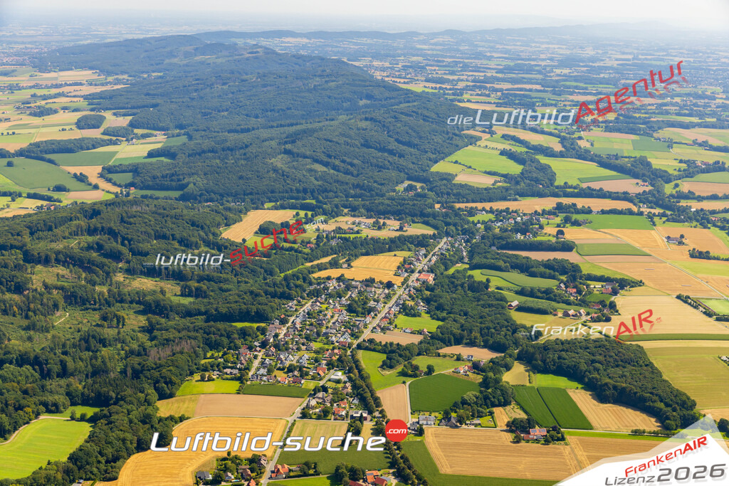 Wehmerhorst Rödinghausen Bild- Das Luftbild wurde 2025 vom UL-Flugzeug heraus erstellt ( keine Drohne bzw. Drohnenaufnahme ) - Hochauflösende Luftaufnahme -Nicht vergleichbar mit Google Maps oder Satelittenbilder- Die Geschenkidee !Mit Lizenz und Bildrechte bestellbar - CC
