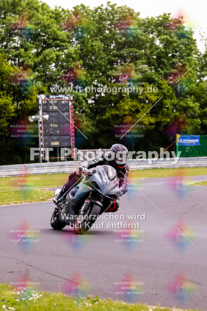 MotoTeamVBK-20678 | Hier findet Ihr Bilder von Touristenfahrten auf der Nürburgring Nordschleife oder von anderen Veranstaltungen die ich besucht habe. Viel Spass beim Durch Schauen 