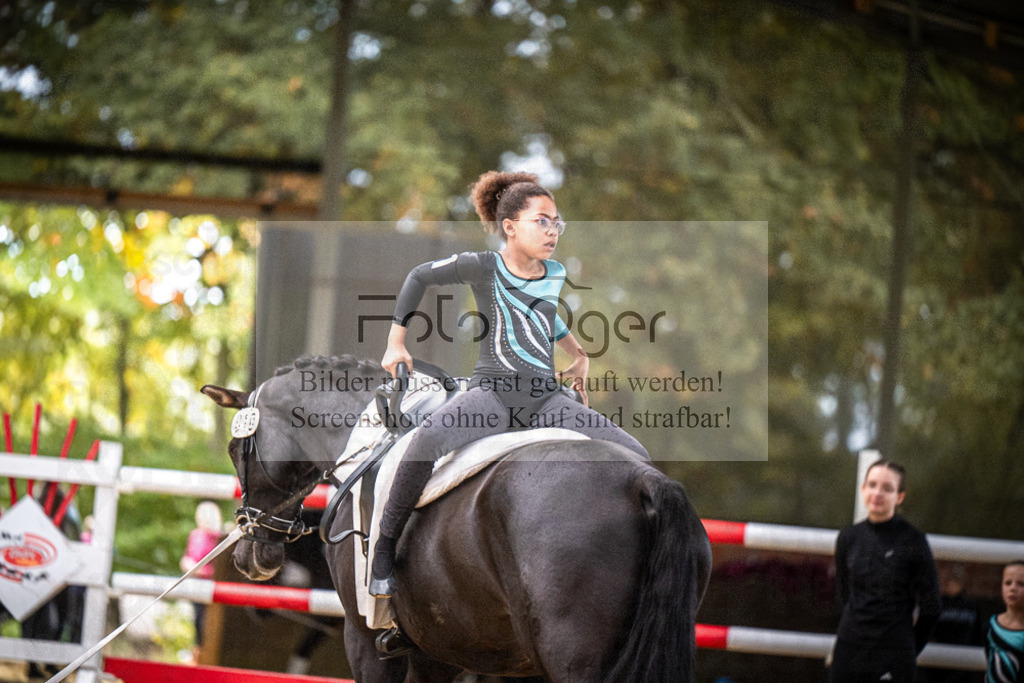 DOS_0176 | Entdecke hochwertige Reitturnierfotos von Foto Oger. Professionell, emotional und authentisch – jetzt Lieblingsmomente im Shop bestellen.Deutschlandweite Turnierfotografie. - Realized with Pictrs.com