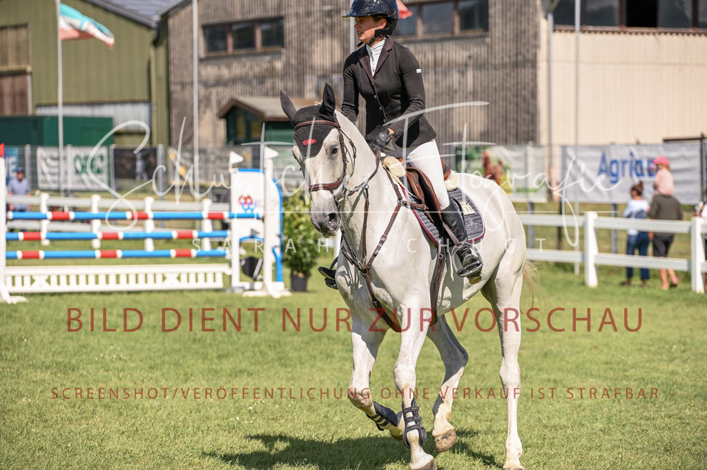 Schugtsche-Düren.2024-09.Springprf.L-30 | Schugtsche Fotografie - Realisiert mit Pictrs.com