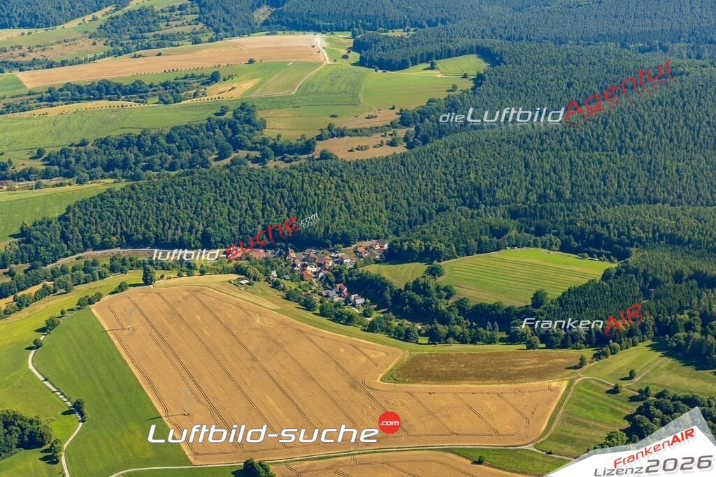Luftaufnahme der Stadt Wasungen - Die Luftaufnahme wurde 2025 vom UL-Flugzeug heraus erstellt ( keine Drohne ) - Hochauflösende Luftaufnahme - für professionelle Ausdrucke geeignet. Die Geschenkidee !Hier alle&nbsp;Infos zur Lizenzierung der LuftaufnahmeWir fliegen auch dieses Jahr wieder in Ihre Region um Luftbilder zu erstellen.- Luftbild anfragen