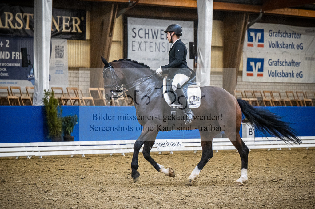 DOS_0936 | Entdecke hochwertige Reitturnierfotos von Foto Oger. Professionell, emotional und authentisch – jetzt Lieblingsmomente im Shop bestellen.Deutschlandweite Turnierfotografie. - Realisiert mit Pictrs.com