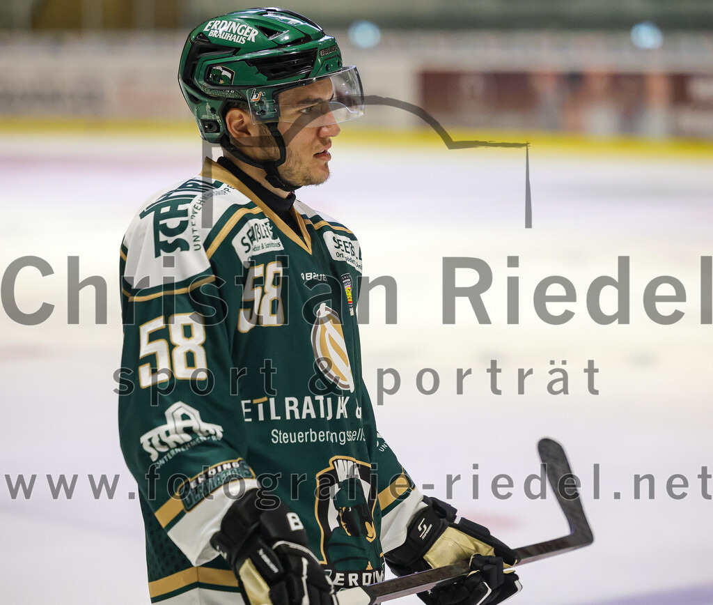 2025-08-22_067_TSV_Erding_gegen_EV_Fuessen | Erding, Deutschland, 22.08.2025:Eishockey, Oberliga Süd 2025 / 2026, Testspiel, TSV Erding gegen EV Füssen, Endergebnis: 1:4Paul Pfenninger (Erding Gladiators, #58)Foto: Christian Riedel / fotografie-riedel.net