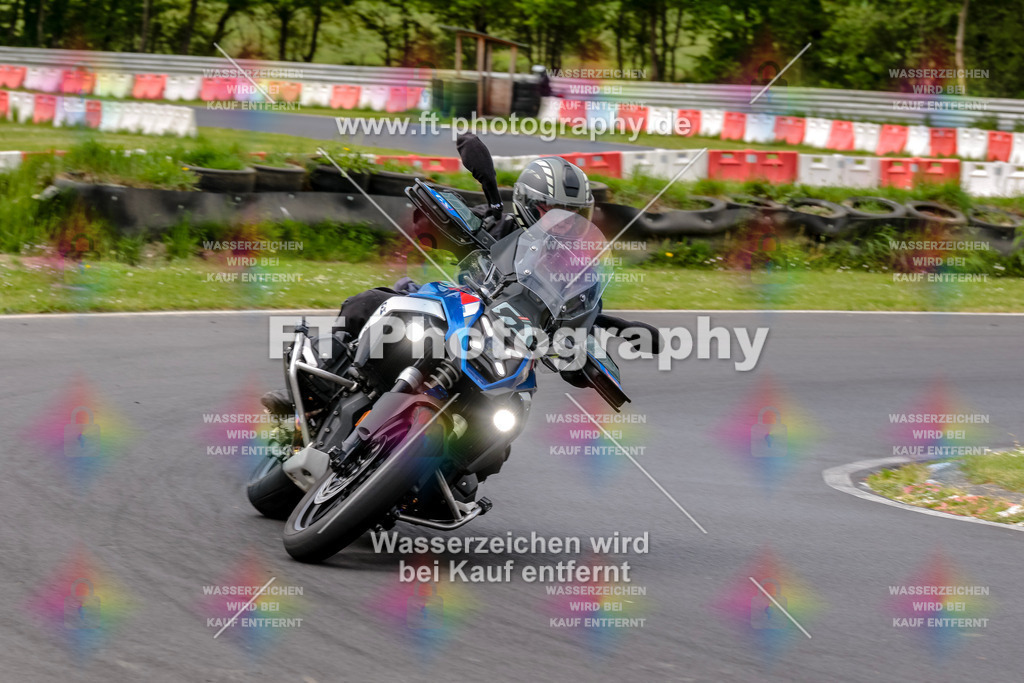 MotoTeamVBK-20892 | Hier findet Ihr Bilder von Touristenfahrten auf der Nürburgring Nordschleife oder von anderen Veranstaltungen die ich besucht habe. Viel Spass beim Durch Schauen 