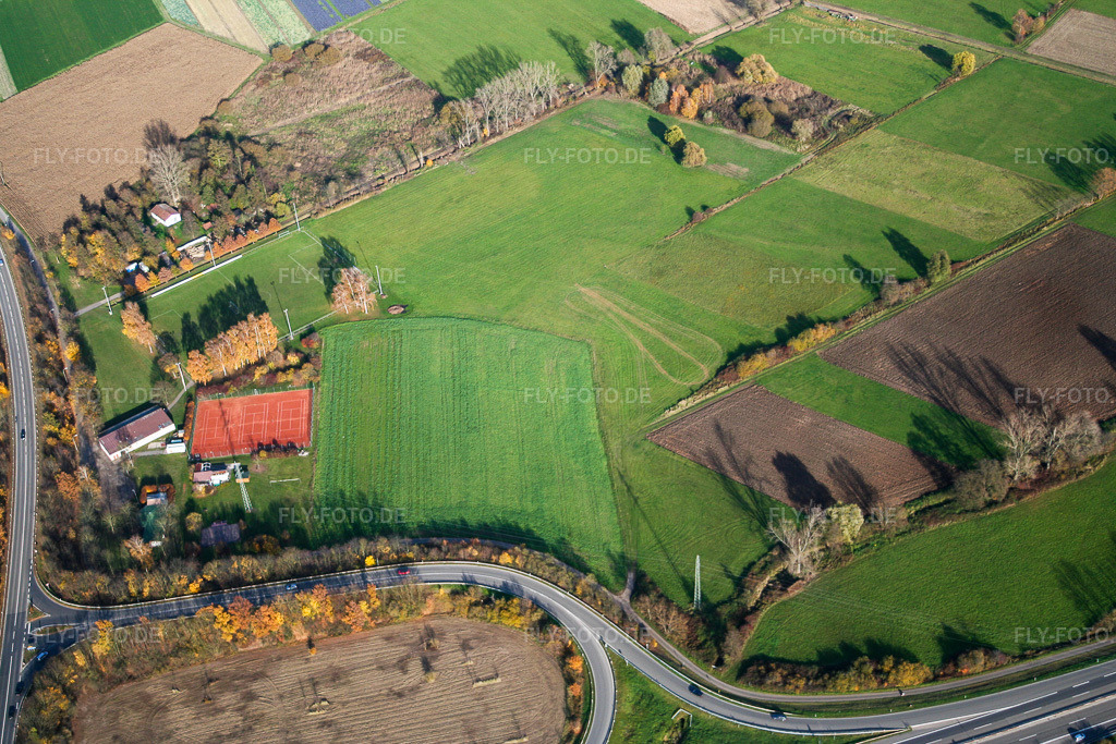 Luftbild: Sportplatz an der Autobahnausfahrt in Erlenbach bei Kandel im Bundesland Rheinland-Pfalz in Deutschland. Foto: IMG_14496.jpg vom 08.11.2008 durch Werner Riehm/FLY-FOTO.de