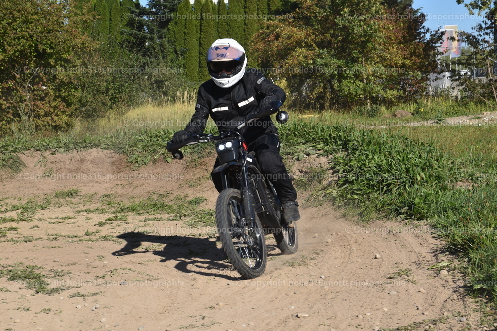 DSC_0137 | Sportfotografie , Motorsport, Motoross, Reitsport, Mointainbike, Enduro,
Landschaft , Outdoor, Eventfotografie, Landschaft, Bilder online bestellen - Realisiert mit Pictrs.com