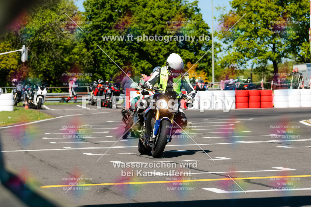Moto-TeamOBK-21777 | Hier findet Ihr Bilder von Touristenfahrten auf der Nürburgring Nordschleife oder von anderen Veranstaltungen die ich besucht habe. Viel Spass beim Durch Schauen 