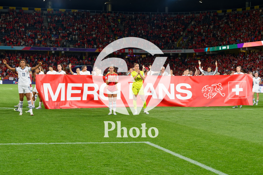 Spain v Switzerland - UEFA Women's EURO 2025 Quarter-Final | BERN, SWITZERLAND - JULY 18: Switzerland team thanks the fans during the UEFA Women's EURO 2025 Quarter-Final match between Spain v Switzerland at Stadion Wankdorf on July 18, 2025 in Bern, Switzerland. (Photo by Giuseppe Velletri/Sports Press Photo/Getty Images)