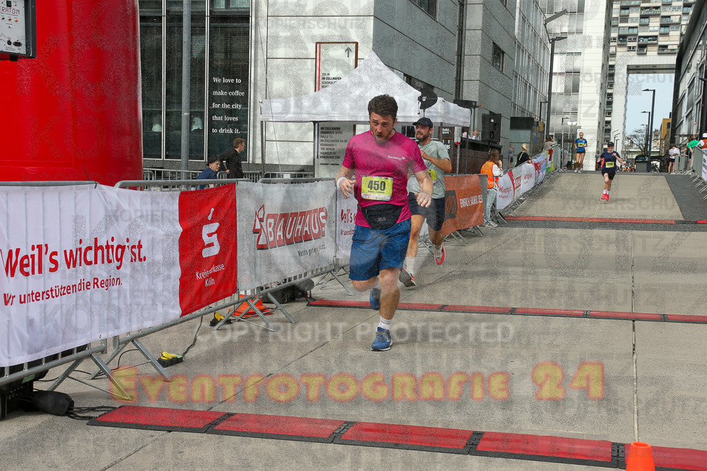 250920_1325_EX1_4424 | Sportfotografie im Rhein-Sieg Kreis, Köln, Bonn, NRW, Rheinland Pfalz, Hessen, etc. Unser Tätigkeitsfeld umfasst den Laufsport vom Volkslauf über den Marathon, Duathlon, Triathon bis zum Ultralauf wie Kölnpfad Ultra oder Schindertrail.
